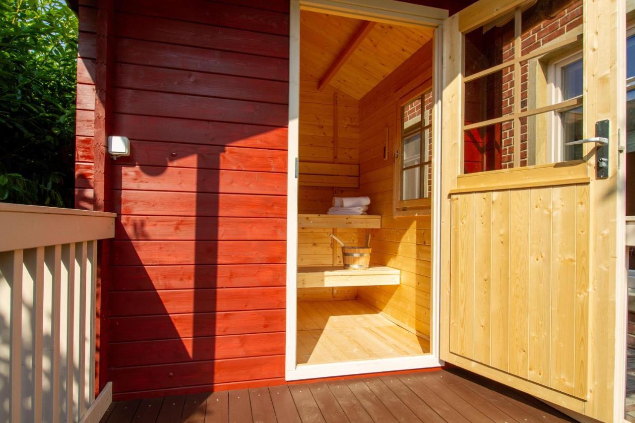 Up Besoeoek - Magnolie Mit Sauna Krummhörn Екстериор снимка