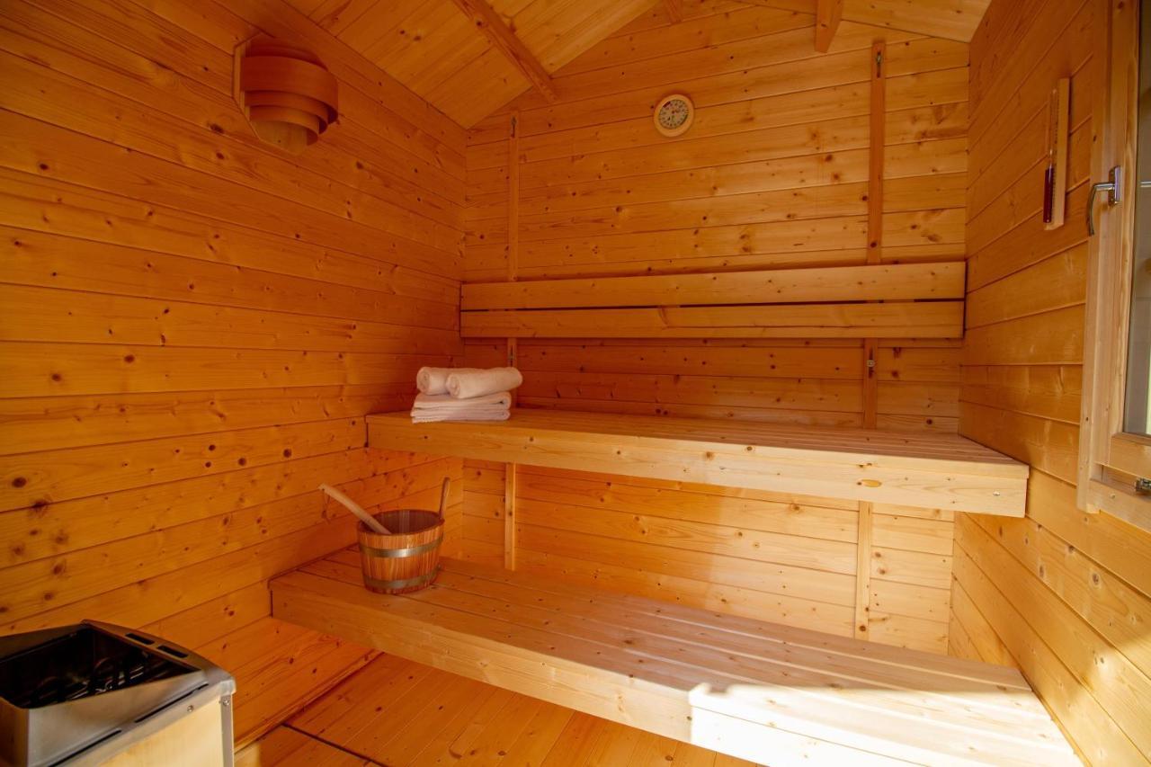 Up Besoeoek - Magnolie Mit Sauna Krummhörn Екстериор снимка